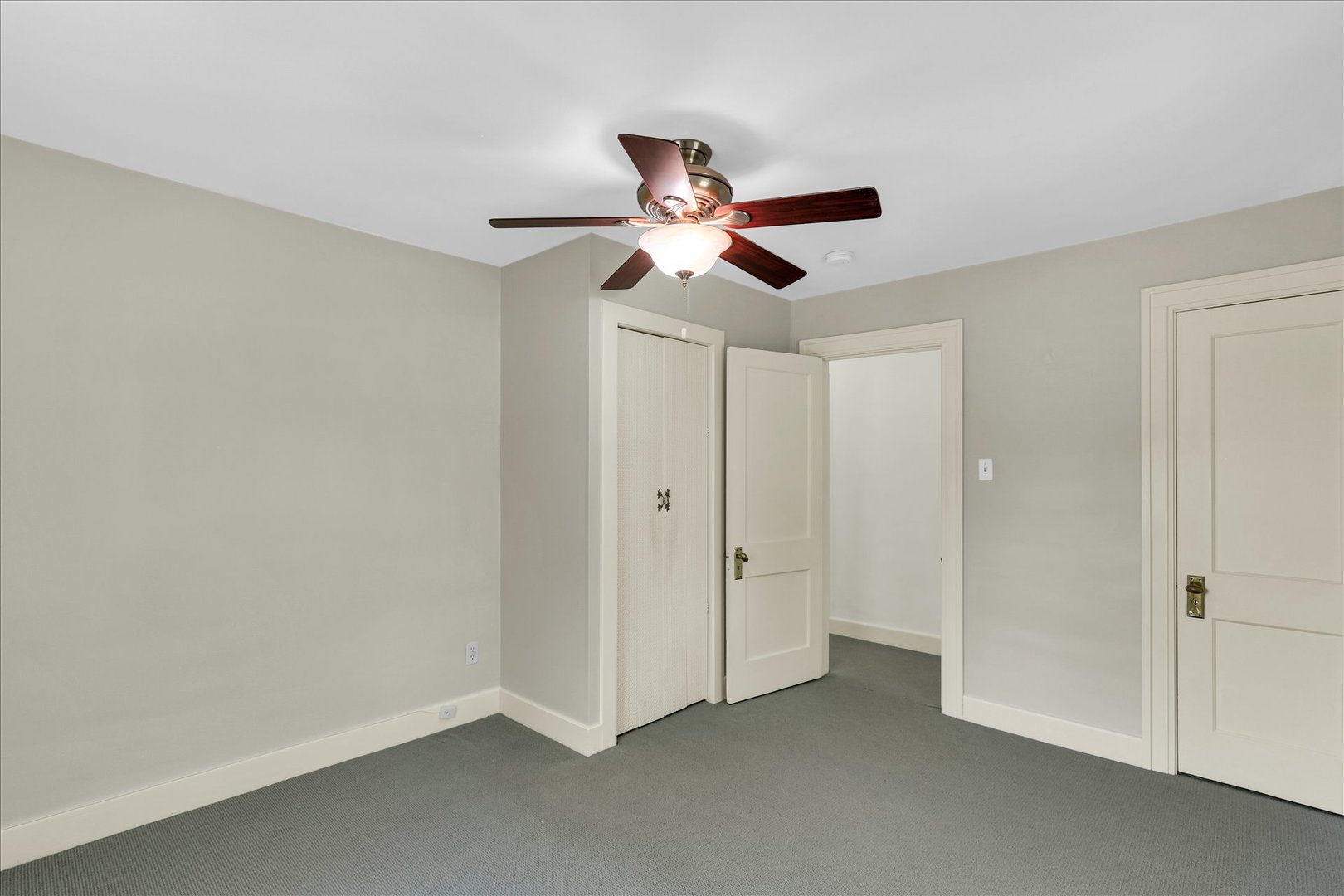 911 West Daniel Street Champaign, IL 61821 - Photo 30 of 44 a view of an empty room