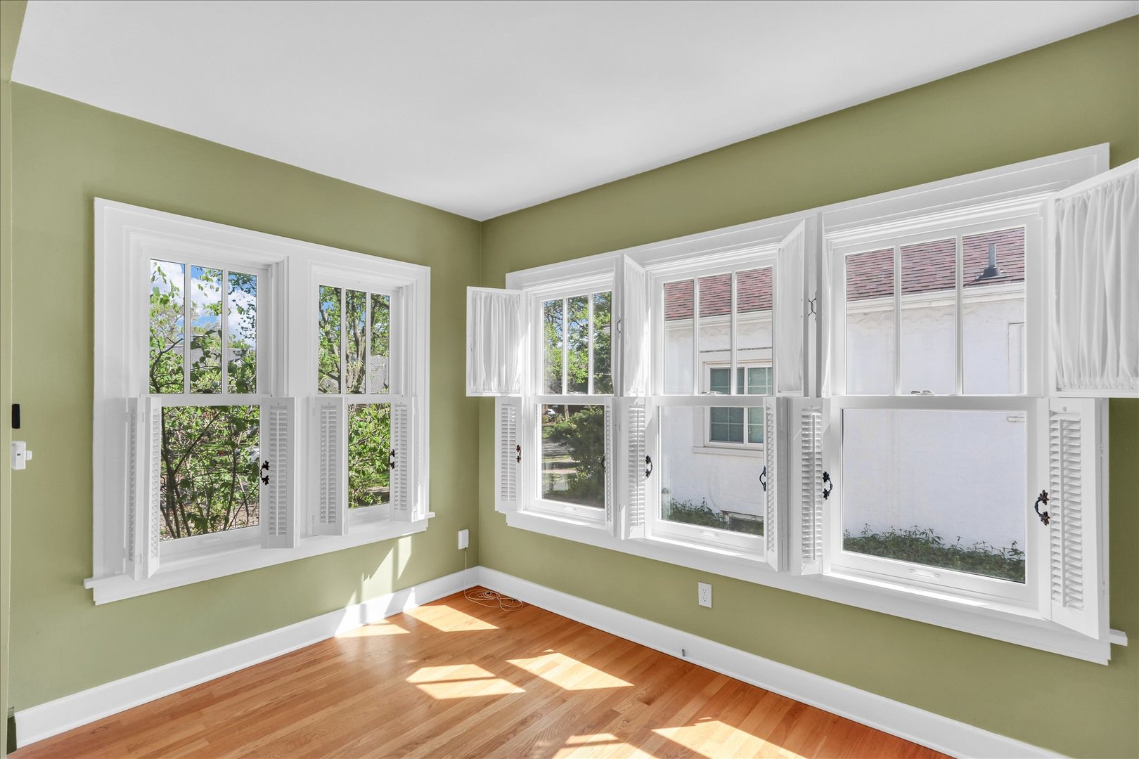 911 West Daniel Street Champaign, IL 61821 - Photo 10 of 44 a view of a room that has a window