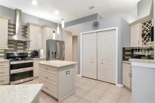 $725,000 | 5132 Whispering Leaf Trail, Valrico, FL 33596