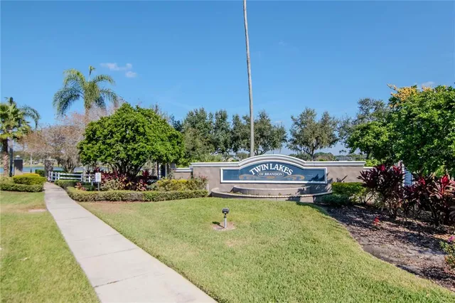$725,000 | 5132 Whispering Leaf Trail, Valrico, FL 33596