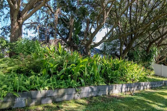 $725,000 | 5132 Whispering Leaf Trail, Valrico, FL 33596