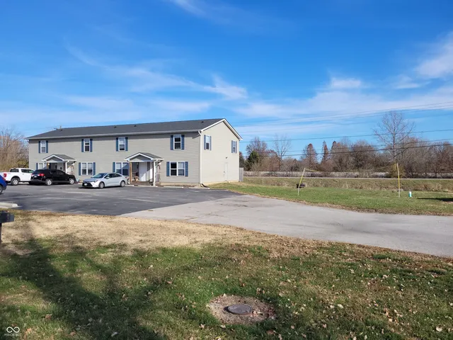 $1,250 | 144 East Center Drive, Mooresville, IN 46158