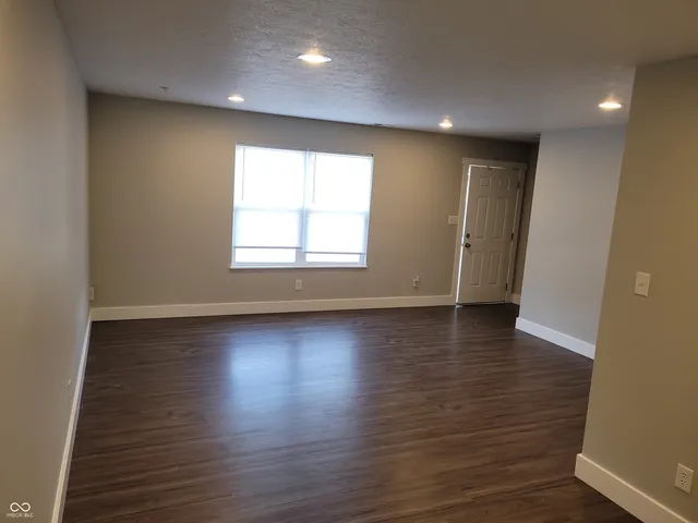 $1,250 | 144 East Center Drive, Mooresville, IN 46158