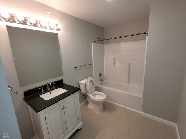 $1,250 | 144 East Center Drive, Mooresville, IN 46158