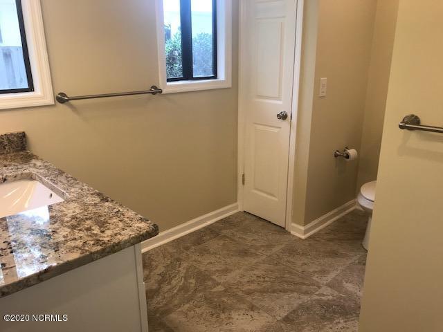 94 Cedar Tree Lane Southwest Calabash, NC 28467 - Photo 20 of 41 Main bathroom