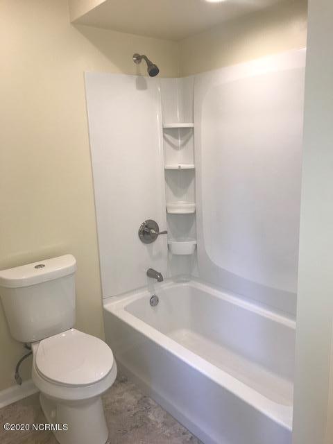 94 Cedar Tree Lane Southwest Calabash, NC 28467 - Photo 21 of 41 Fiberglass easy care tub!