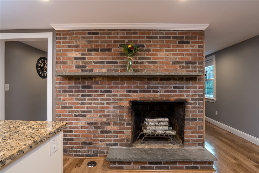 15 Colonial Road Scituate, RI 02857 - Photo 11 of 18