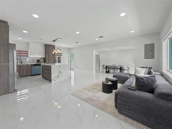 $1,100,000 | 1530 Southwest 24th Avenue, Miami, FL 33145