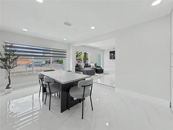 $1,100,000 | 1530 Southwest 24th Avenue, Miami, FL 33145