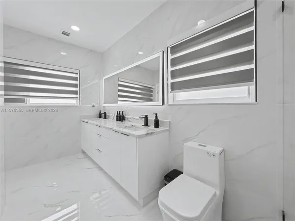 $1,100,000 | 1530 Southwest 24th Avenue, Miami, FL 33145