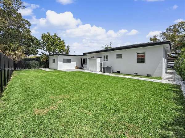 $1,100,000 | 1530 Southwest 24th Avenue, Miami, FL 33145