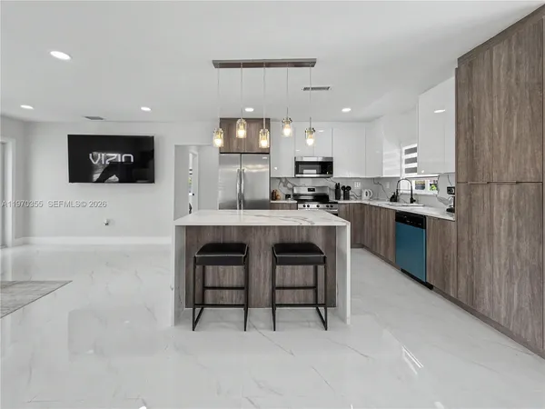 $1,100,000 | 1530 Southwest 24th Avenue, Miami, FL 33145