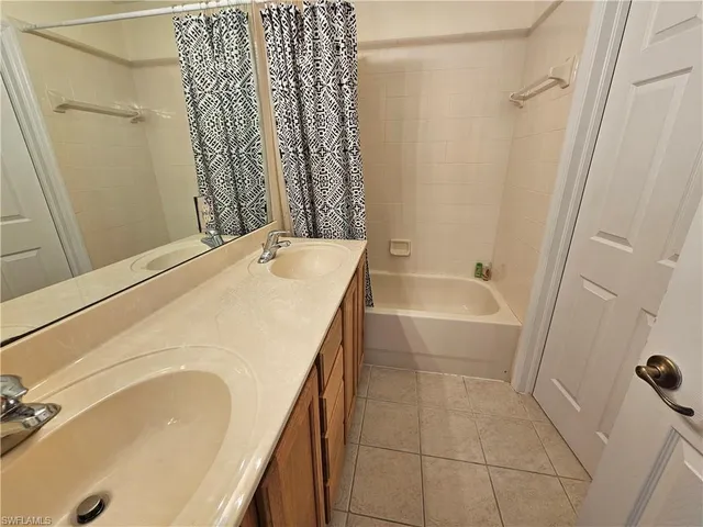 $2,700 | 2084 Par Drive, Naples, FL 34120