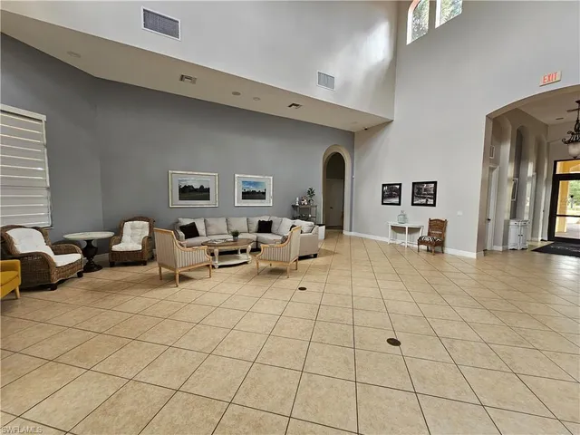 $2,700 | 2084 Par Drive, Naples, FL 34120