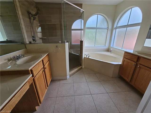 $2,700 | 2084 Par Drive, Naples, FL 34120