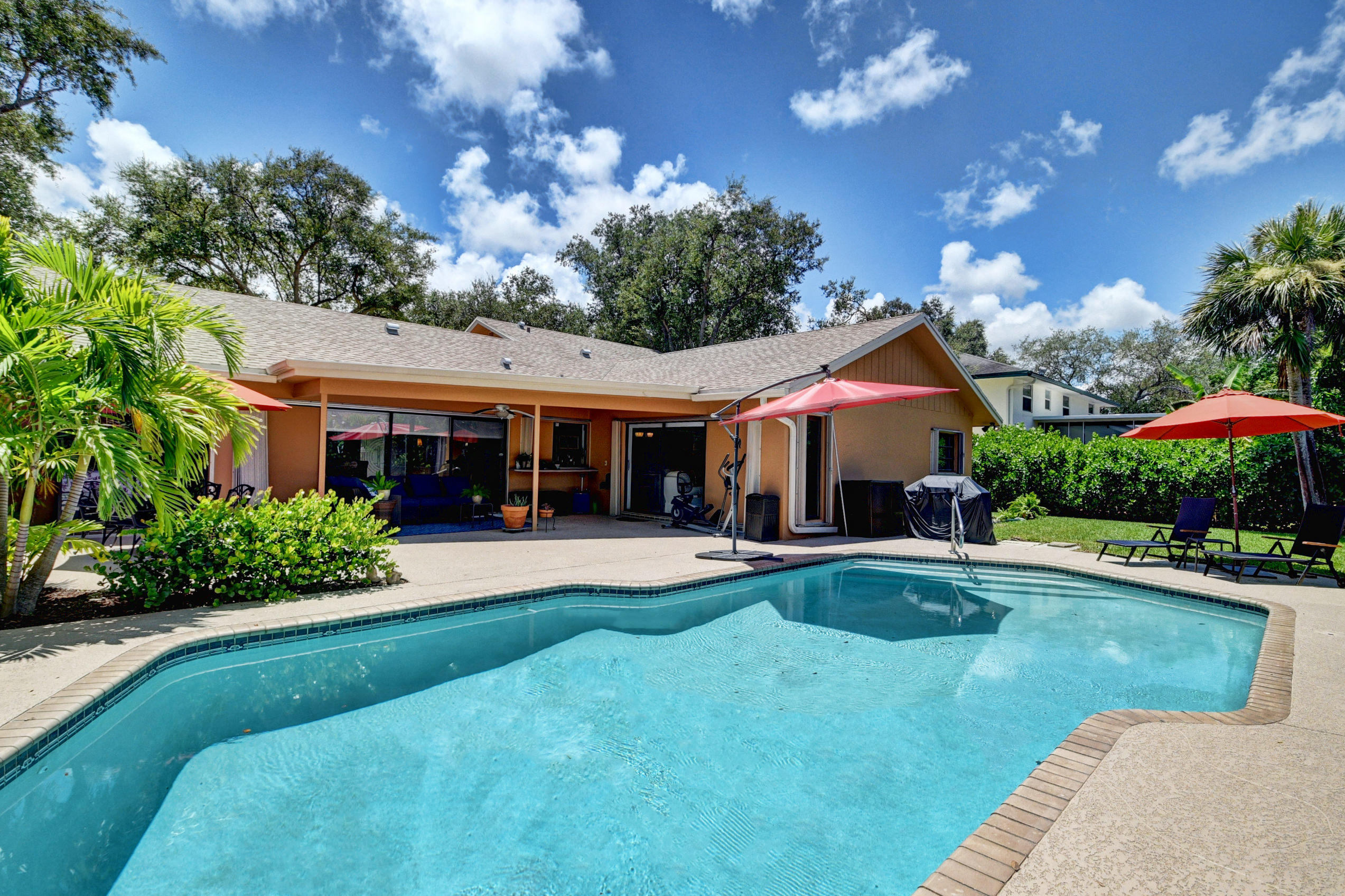 821 Southwest 19th Street Boca Raton, FL 33486 - Photo 37 of 46 Pool back of house