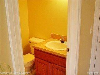 3259 East 11 Mile Road, Unit 9 Warren, MI 48092 - Photo 4 of 14 HALF BATH ON MAIN