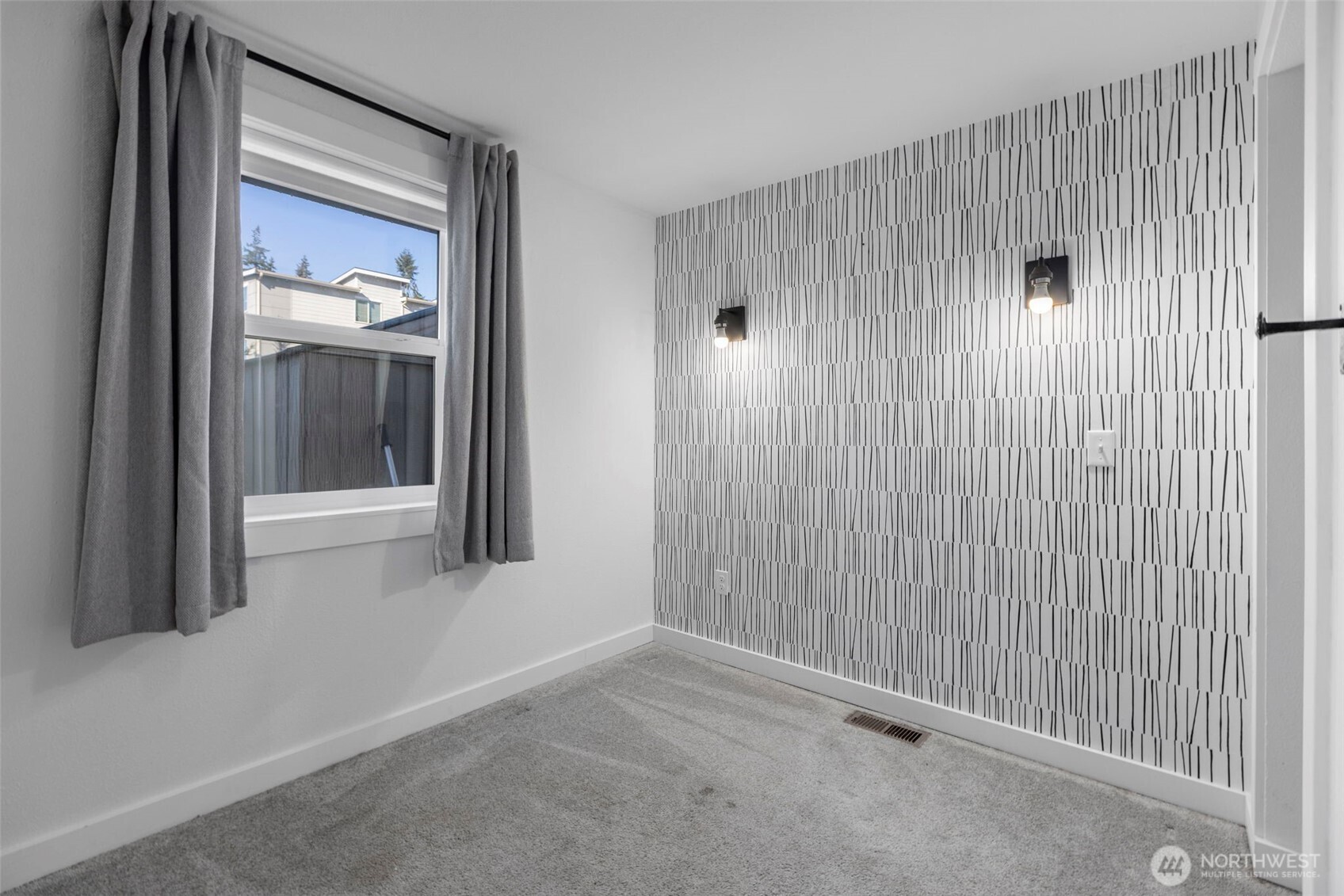 22304 76th Avenue West Edmonds, WA 98026 - Photo 19 of 28 Gallery Image 19