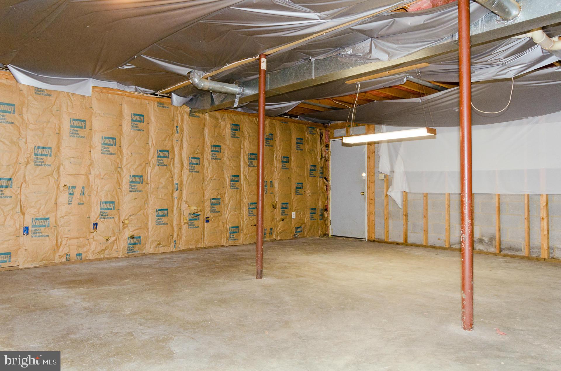 3123 Ripple Road Baltimore, MD 21244 - Photo 17 of 29 a view of an empty room