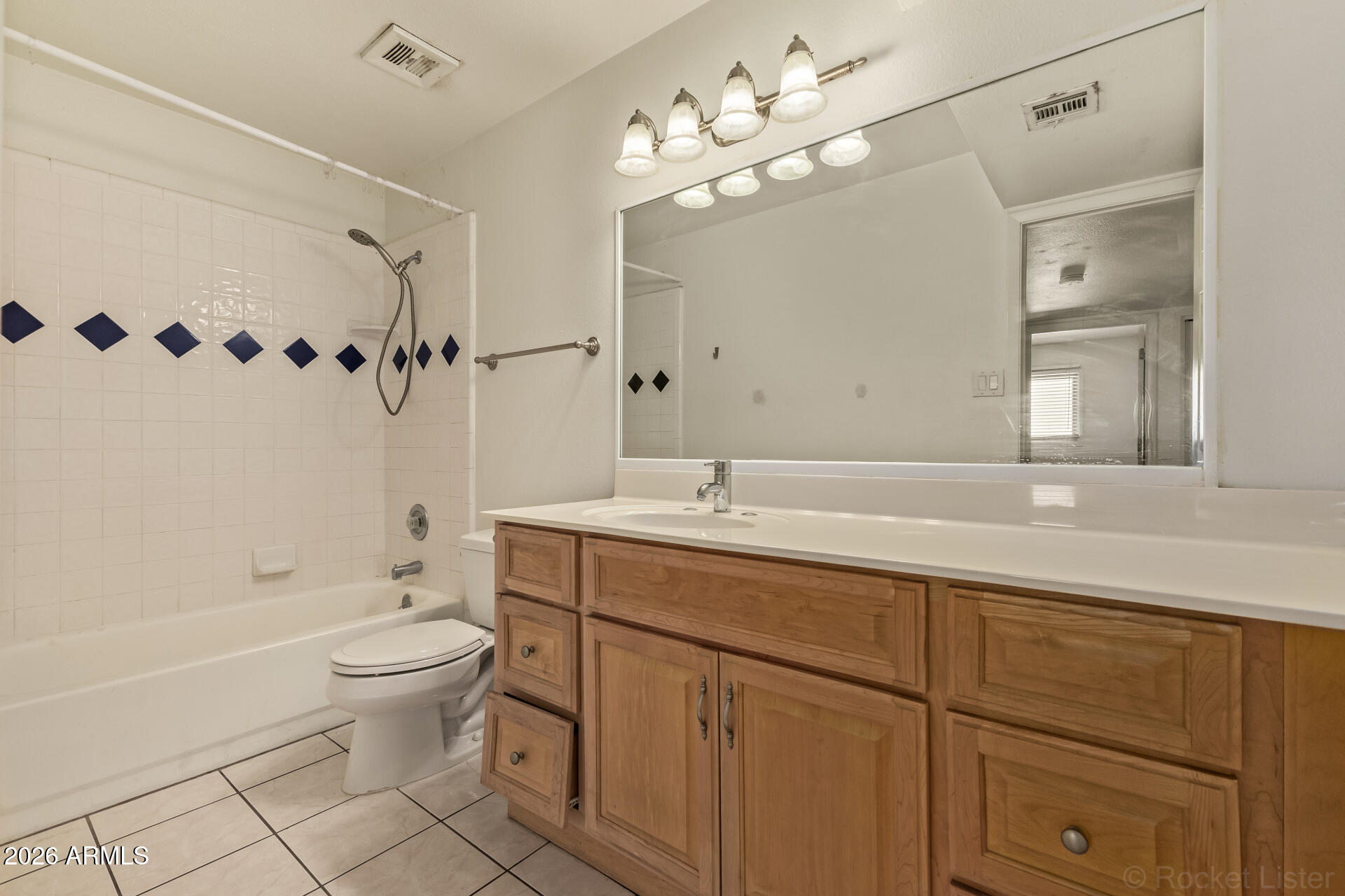 8625 East Osborn Road Scottsdale, AZ 85251 - Photo 28 of 42 Up Stairs Bath