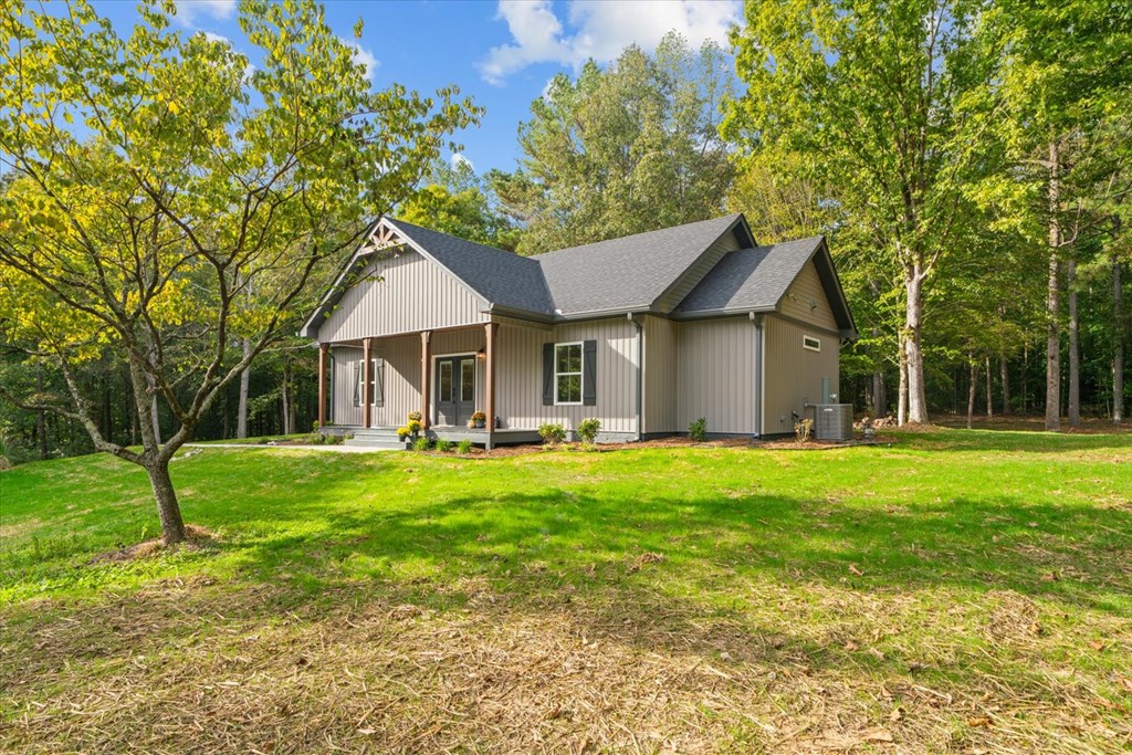 407 Dawnville Road Dalton, GA 30721 - Photo 3 of 52