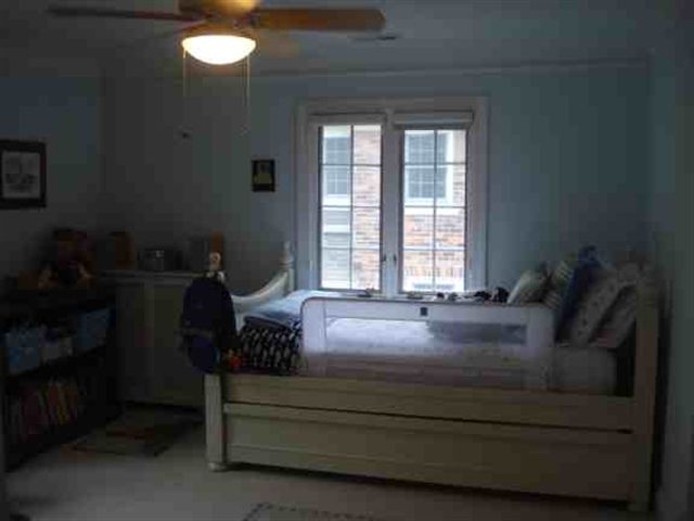 110 Moran Road Grosse Pointe, MI 48236 - Photo 9 of 13 31090240-8.JPG