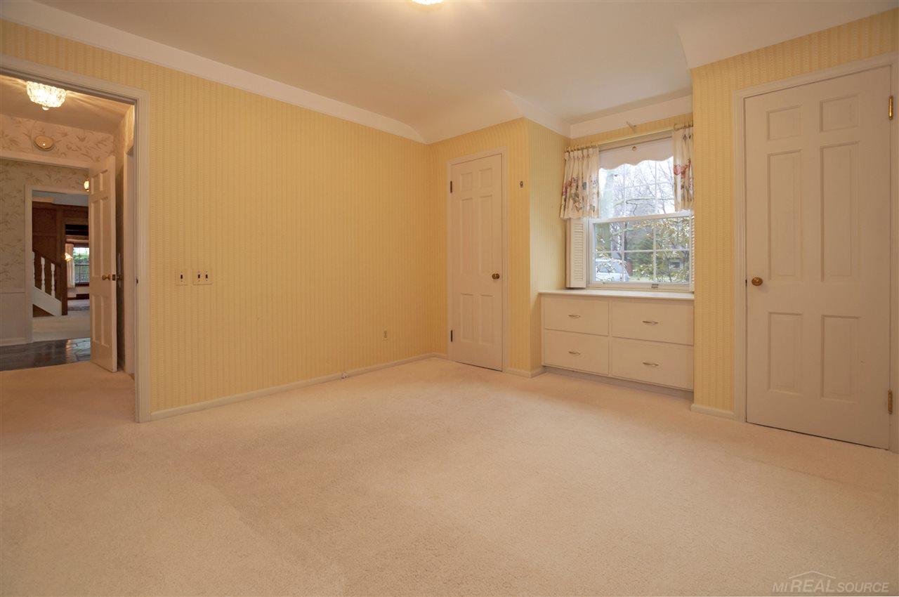 611 Shoreham Road Grosse Pointe, MI 48236 - Photo 28 of 43 31316286-27.JPG