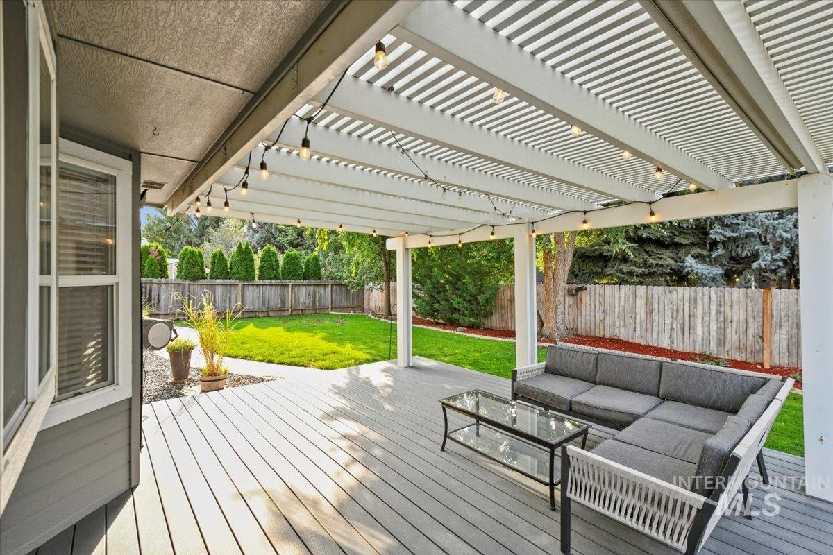 12019 West Rader Drive Boise, ID 83713 - Photo 29 of 41 Trek deck overlooking nice sized backyard