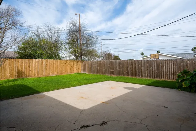 $1,800 | 1305 Peterson Drive, Corpus Christi, TX 78412