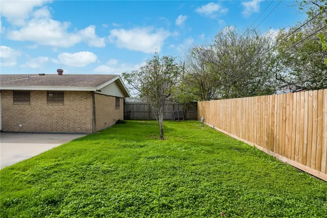 $1,800 | 1305 Peterson Drive, Corpus Christi, TX 78412