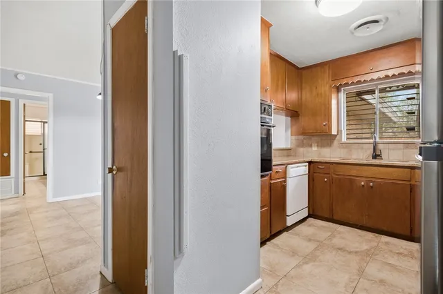 $1,800 | 1305 Peterson Drive, Corpus Christi, TX 78412