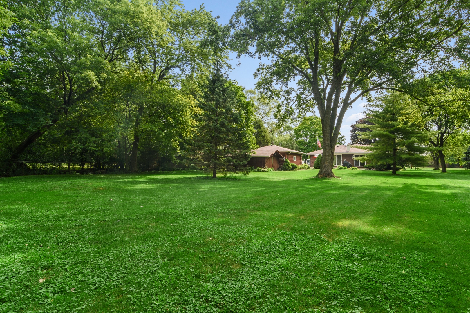 2150 Shermer Road Northbrook, IL 60062 - Photo 23 of 24 a view of a garden with trees