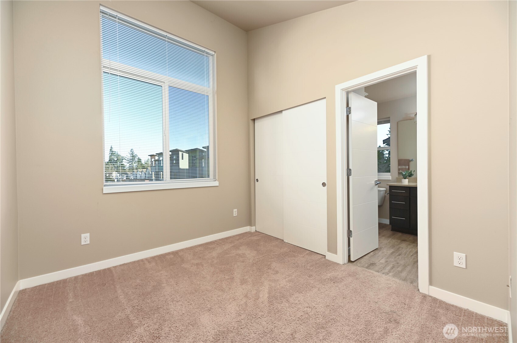 13724 Ash Way, Unit C1 Everett, WA 98204 - Photo 28 of 36 an empty room that has a window in it