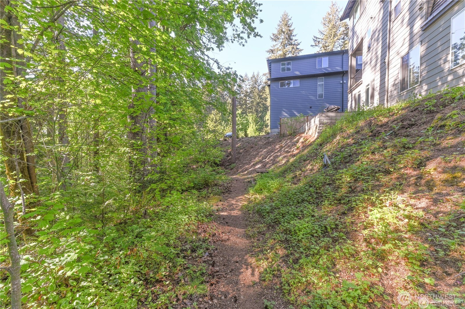 13724 Ash Way, Unit C1 Everett, WA 98204 - Photo 36 of 36 a view of a pathway of a building