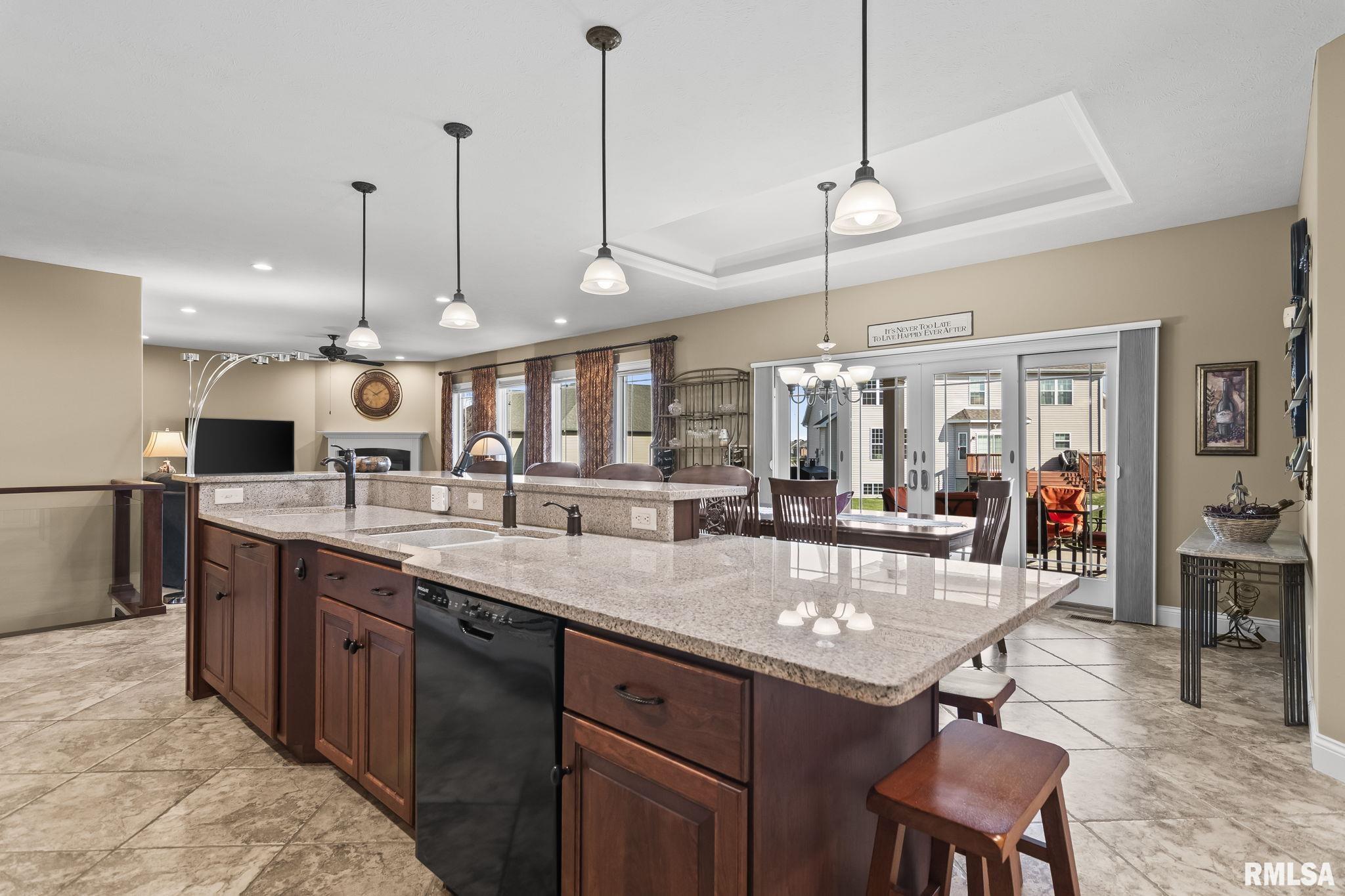 2104 Dubsdread Lane Springfield, IL 62711 - Photo 4 of 55