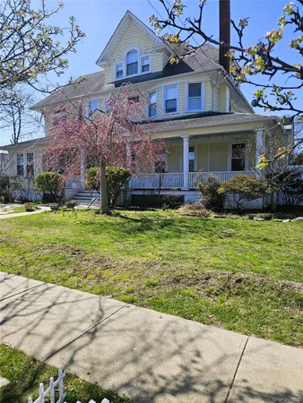 $2,600 | 2770 Academy Street, Unit 1, Oceanside, NY 11572