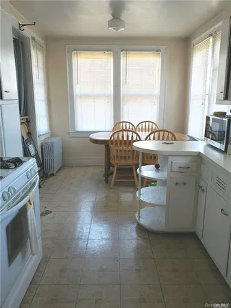 $2,600 | 2770 Academy Street, Unit 1, Oceanside, NY 11572