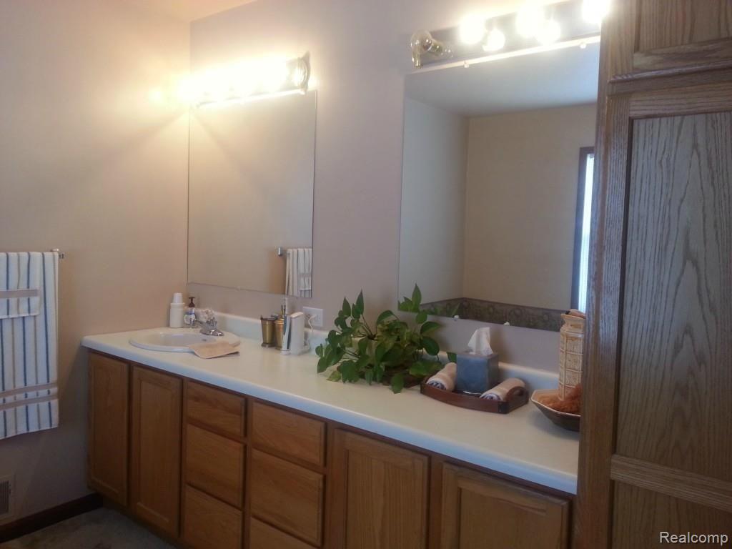 7191 Mentel Road Newport, MI 48166 - Photo 17 of 33 Mentel Master Bath View 1