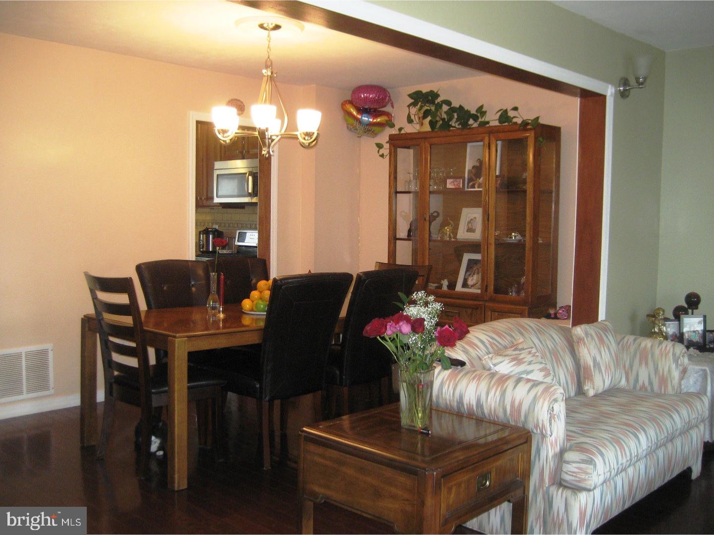 398 Bolton Road Hightstown, NJ 08520 - Photo 11 of 25 Living Room