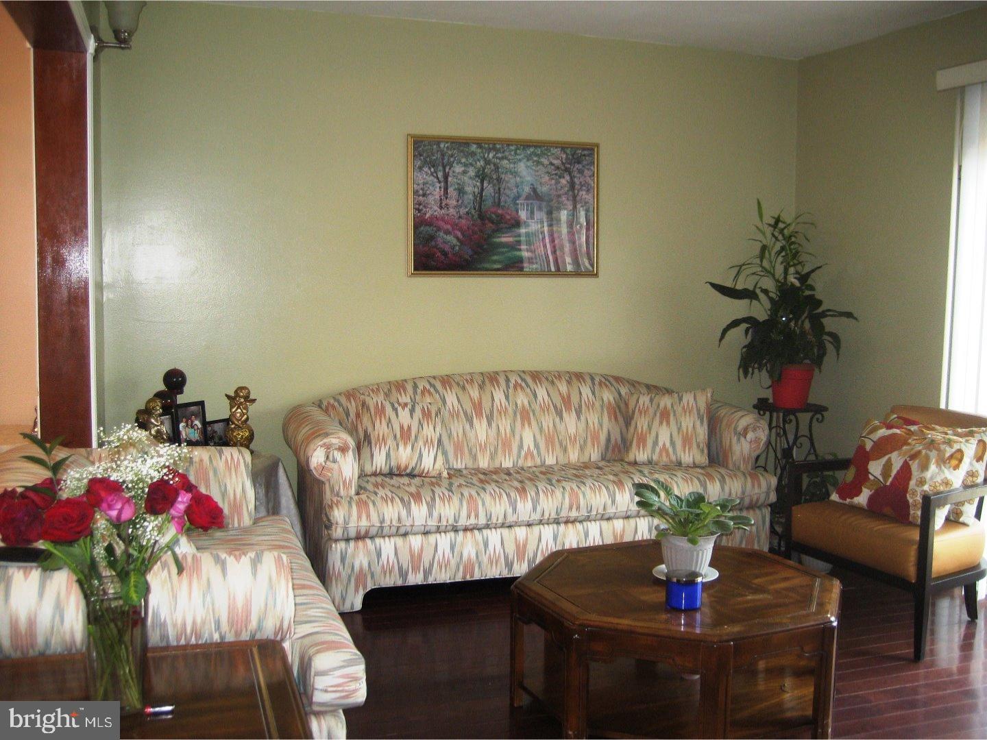 398 Bolton Road Hightstown, NJ 08520 - Photo 10 of 25 Living Room