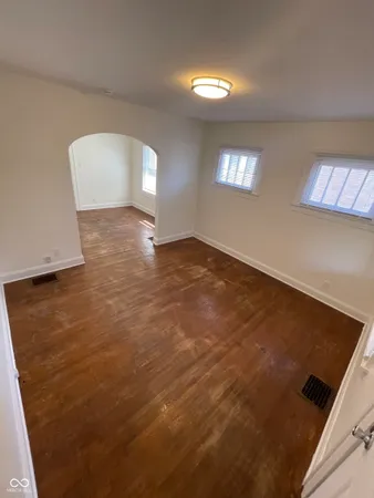 $765 | 927 North Chester Avenue, Indianapolis, IN 46201