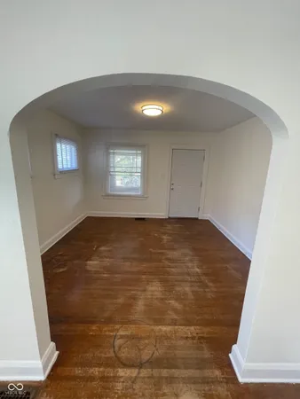 $765 | 927 North Chester Avenue, Indianapolis, IN 46201