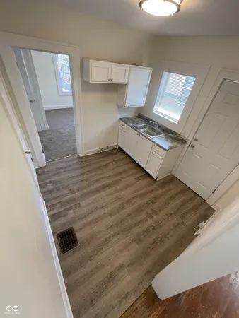 $765 | 927 North Chester Avenue, Indianapolis, IN 46201