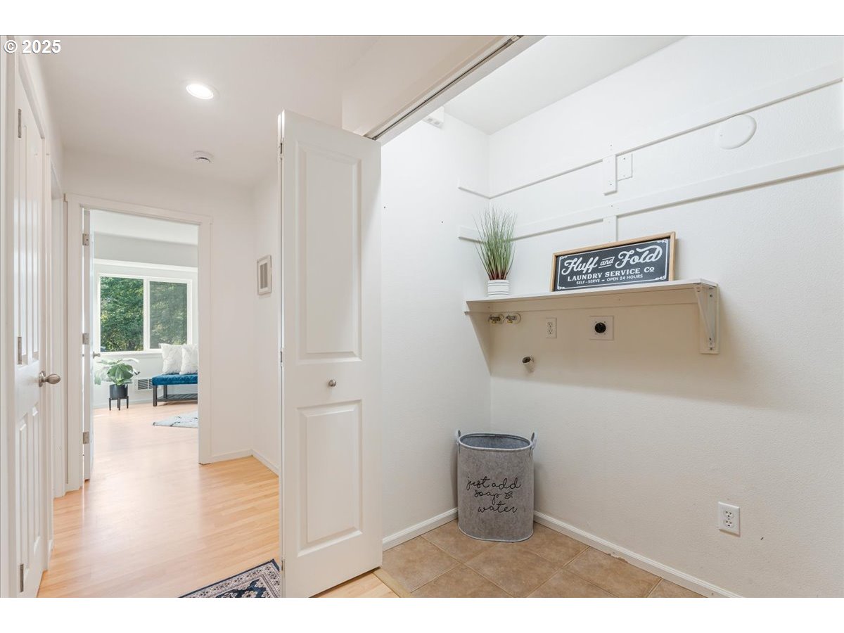 9774 Southwest Tualatin Road Tualatin, OR 97062 - Photo 12 of 22