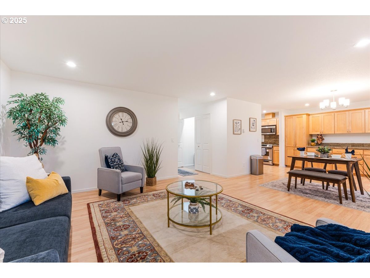 9774 Southwest Tualatin Road Tualatin, OR 97062 - Photo 9 of 22