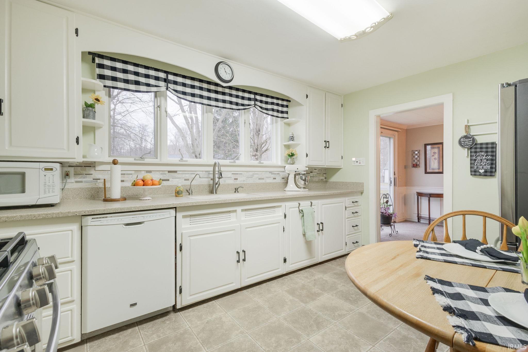 59527 Clover Road Mishawaka, IN 46544 - Photo 4 of 36