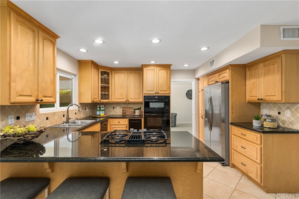 17502 Amaganset Way Tustin, CA 92780 - Photo 12 of 35