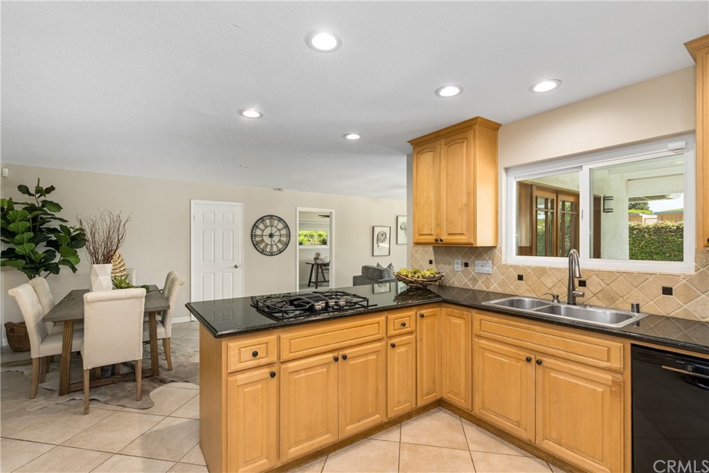 17502 Amaganset Way Tustin, CA 92780 - Photo 14 of 35