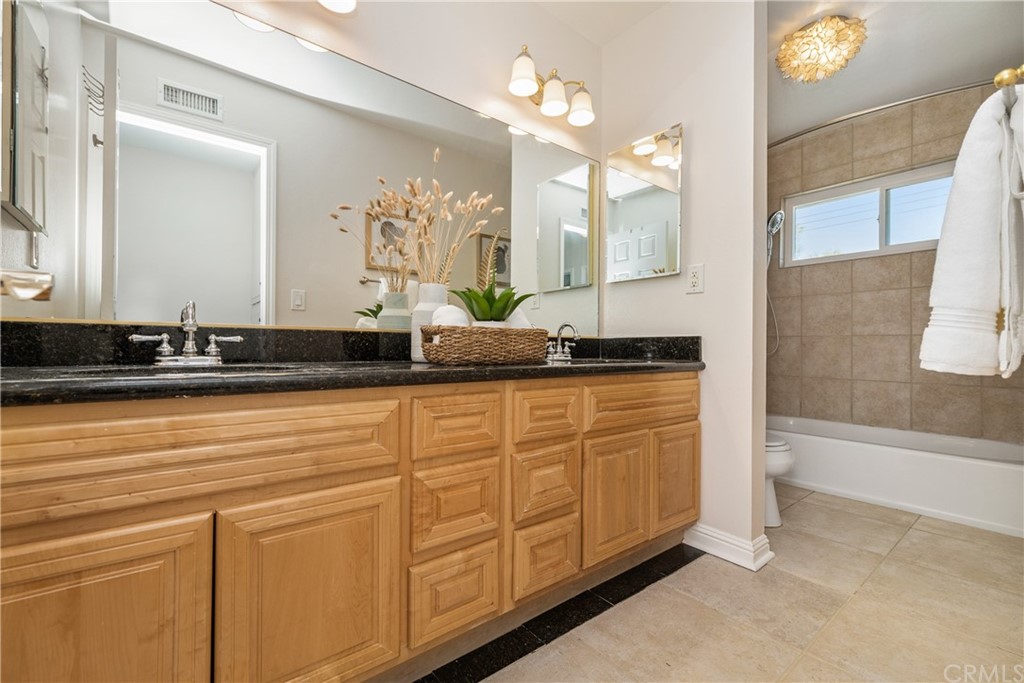 17502 Amaganset Way Tustin, CA 92780 - Photo 31 of 35