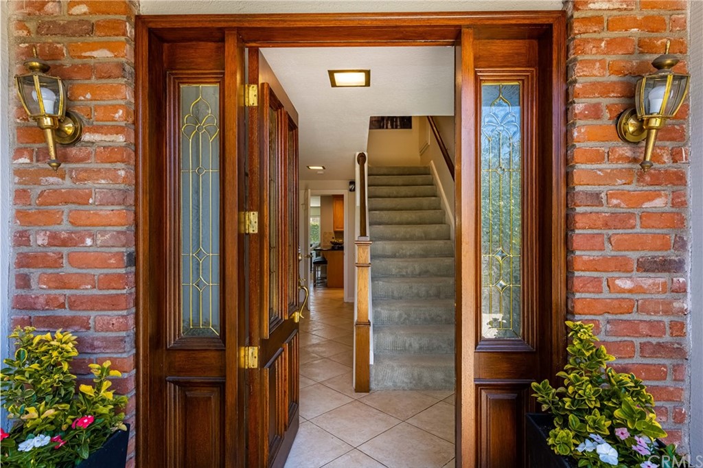 17502 Amaganset Way Tustin, CA 92780 - Photo 8 of 35